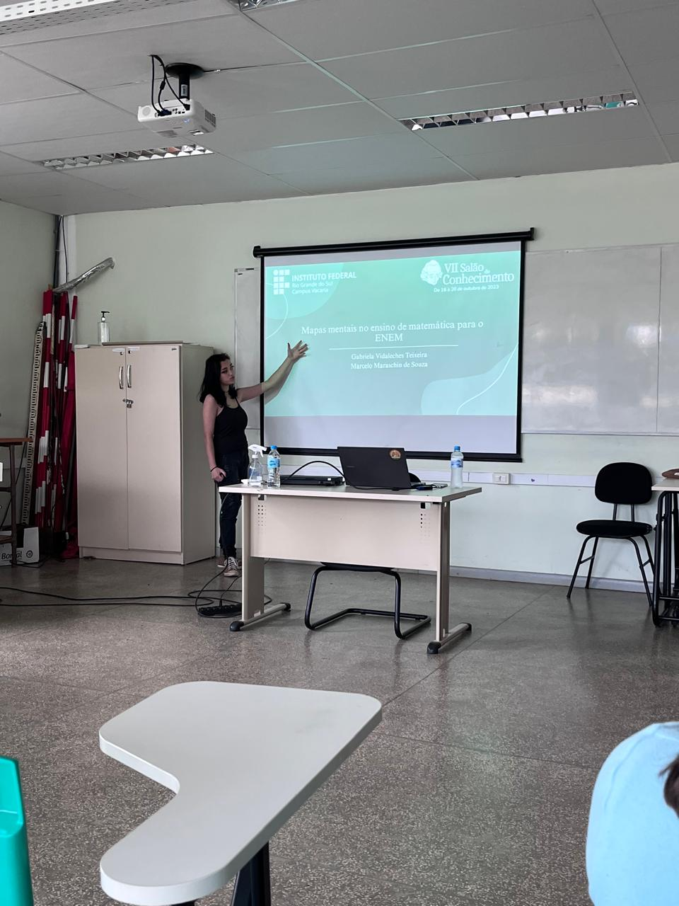 Apresentação de trabalho no Salão do IFRS (2023)