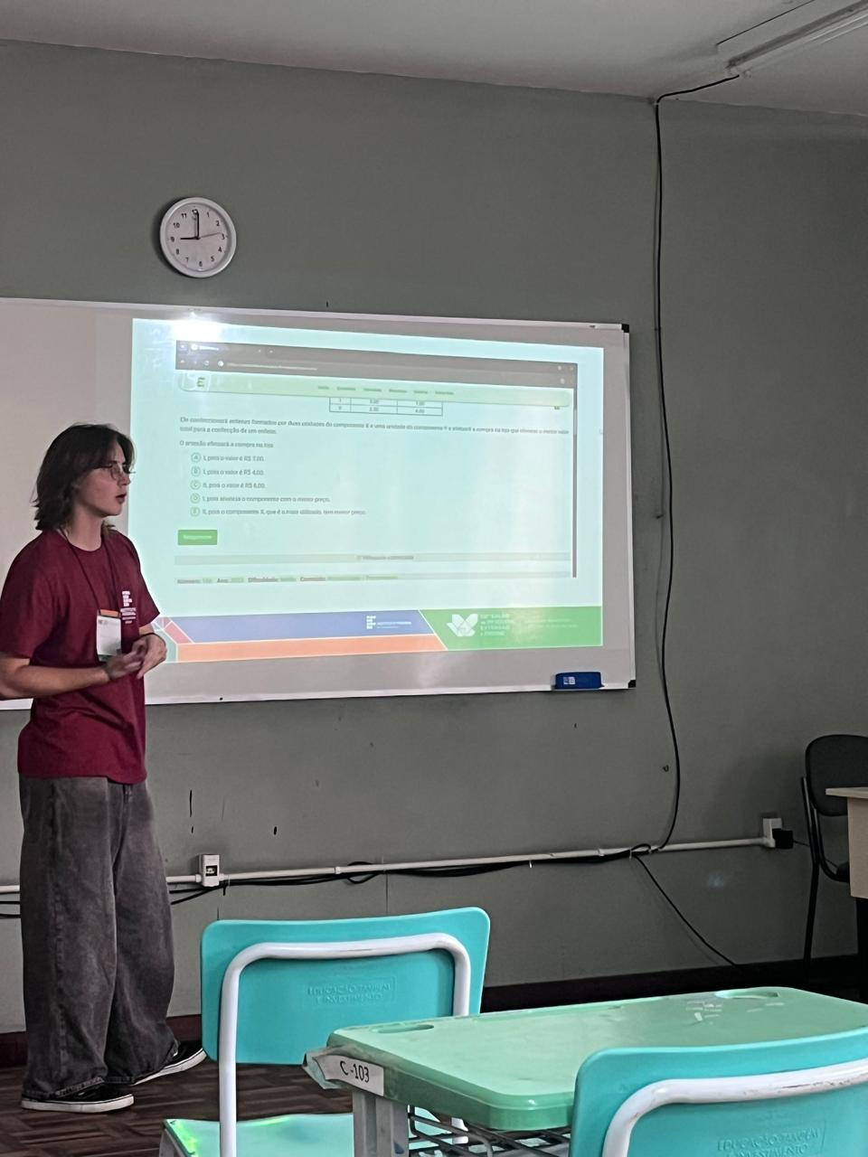 Apresentação de trabalho no Salão do IFRS (2025)